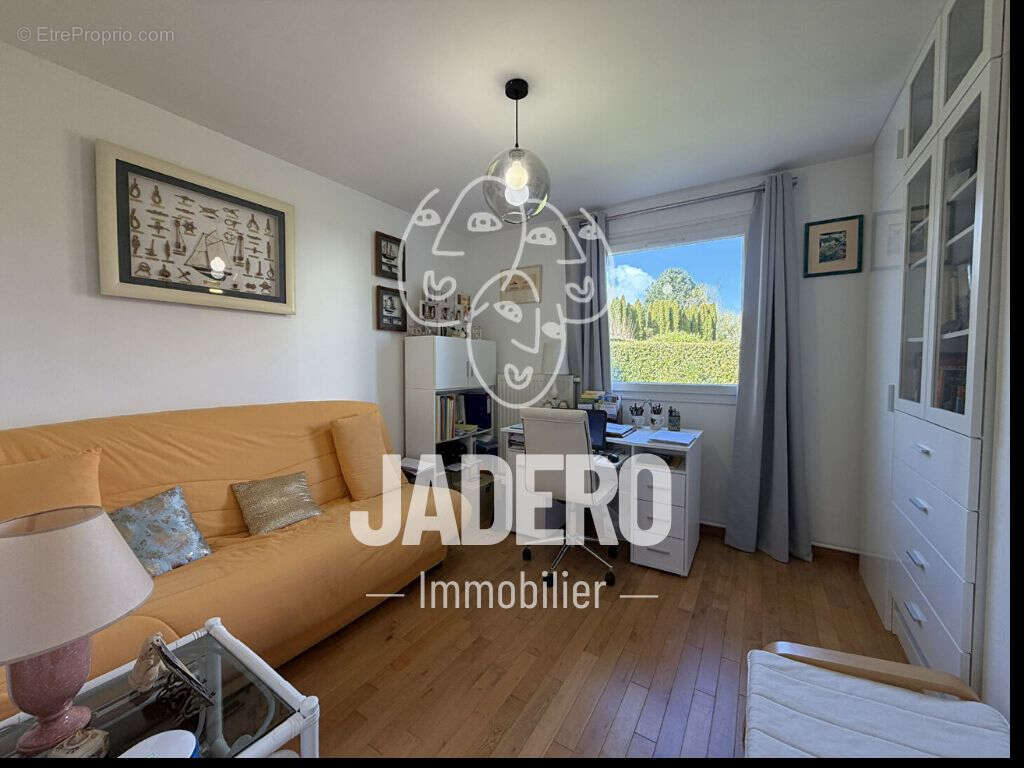 Maison à LE MESNIL-ESNARD