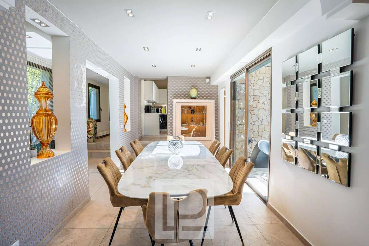 Maison à VALLAURIS