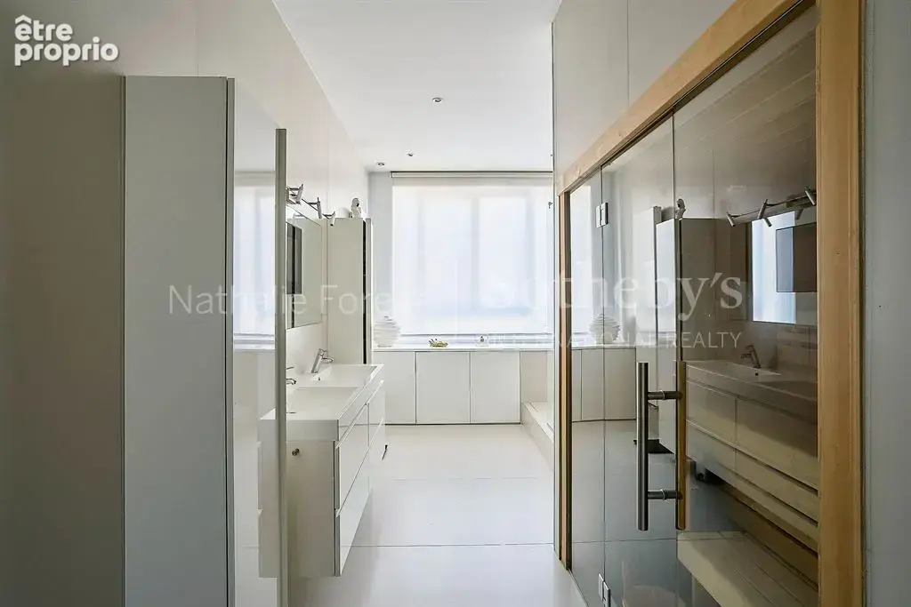 Exclusivité . Lille Sébastopol , splendide appartement type 5 entièrement rénové . Cave . parking . - photo 11