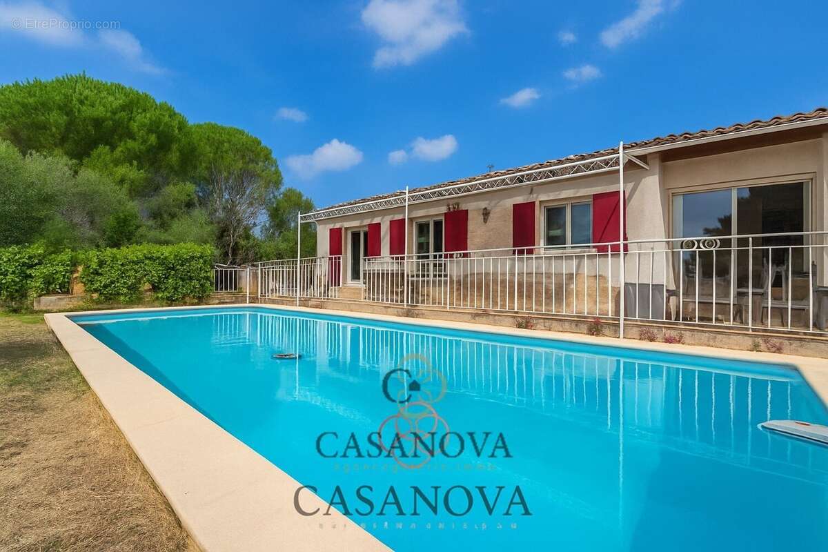 Maison à COMBAILLAUX