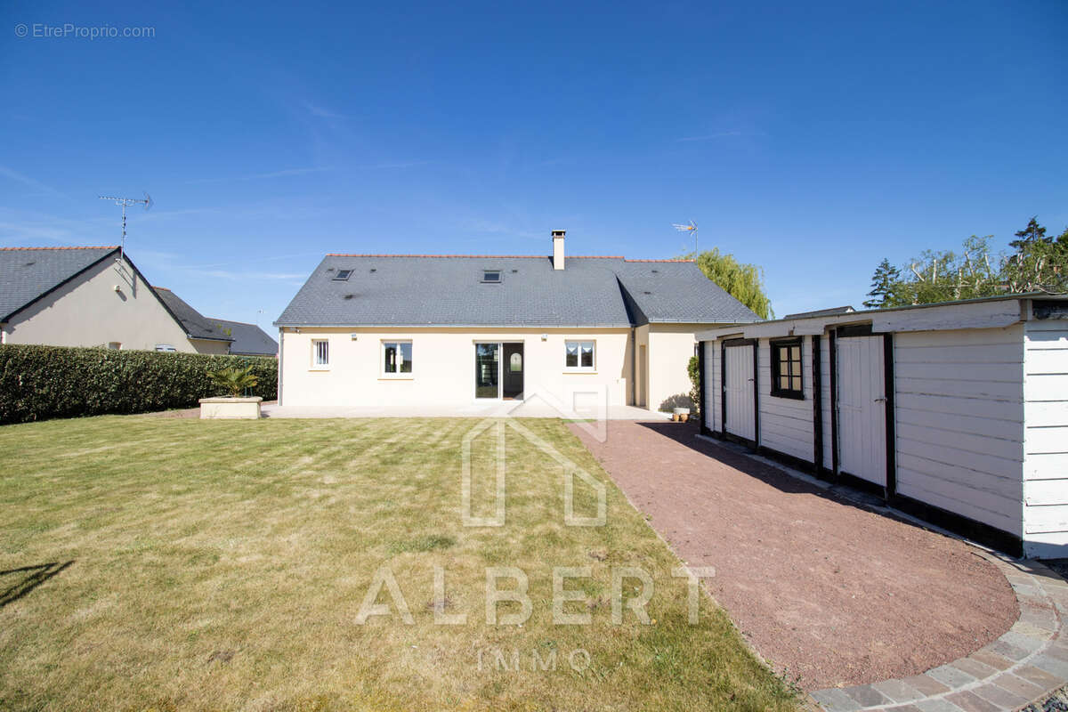 Maison à LONGUE-JUMELLES