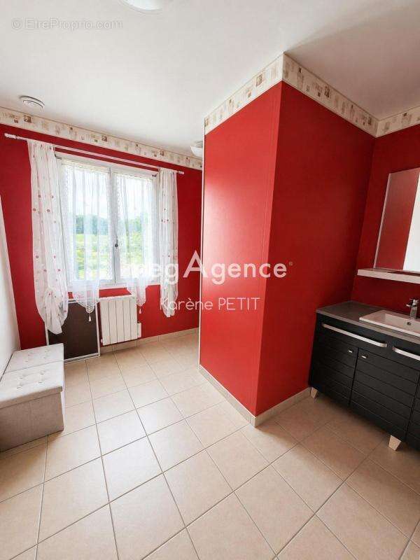 Belle maison : volumes, calme et  terrain arboré ! - photo 15