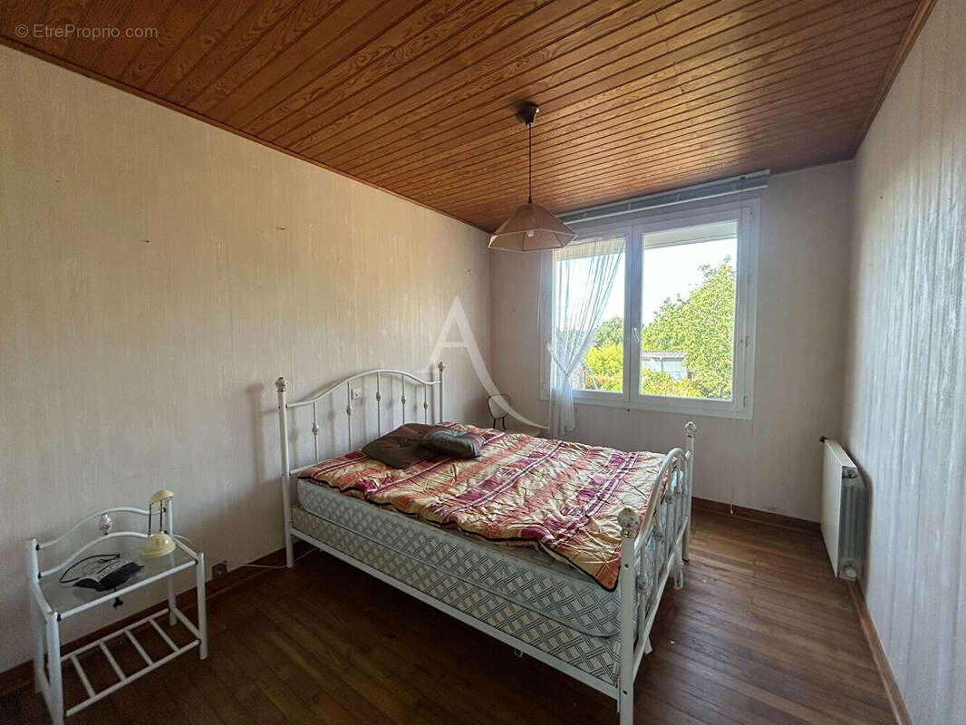 INDRE ? Maison familiale 3 CH avec dépendance habitable : un bien aux multiples possibilités ! - photo 5