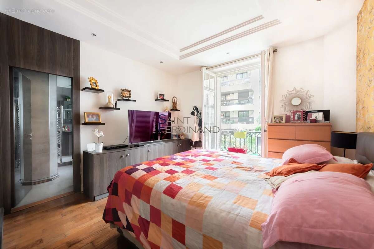 Appartement à NEUILLY-SUR-SEINE
