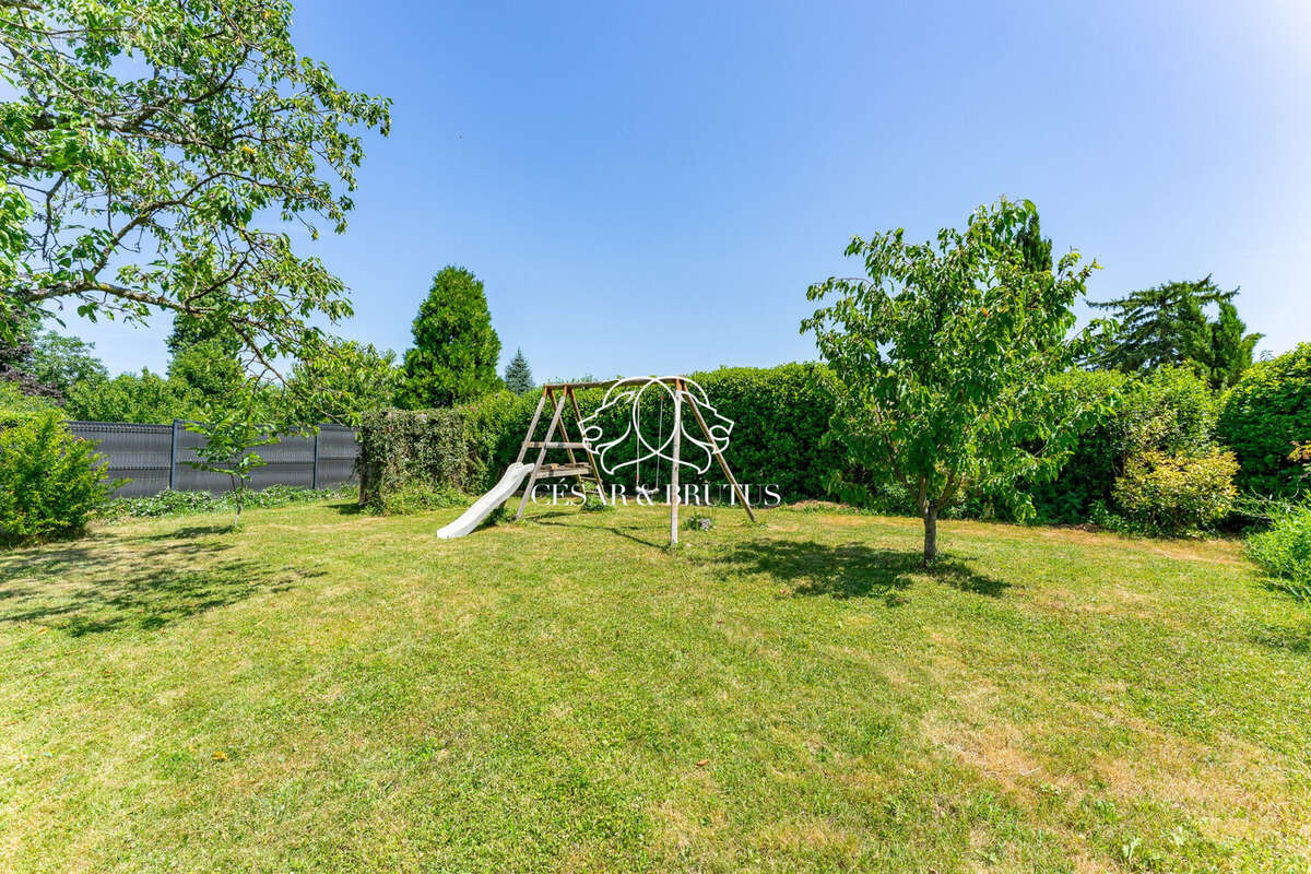 Maison 180 m² à Lissieu  - photo 6