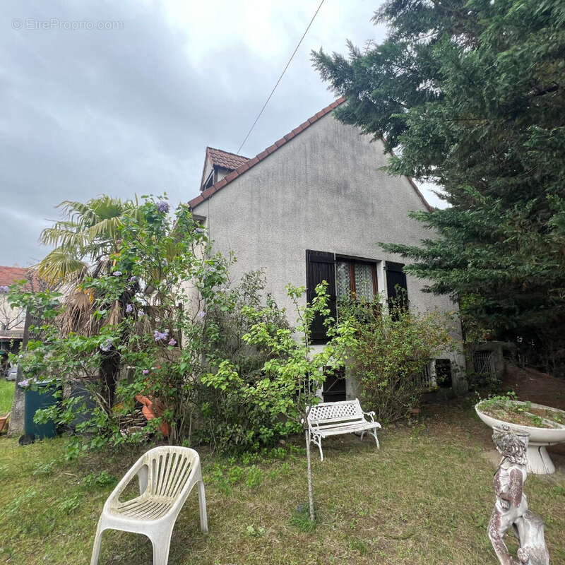 Maison à LE BLANC-MESNIL