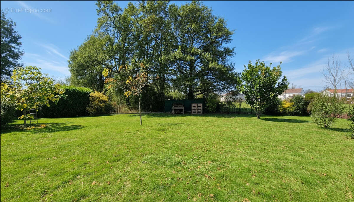 Maison à SAINT-ETIENNE-DE-MER-MORTE