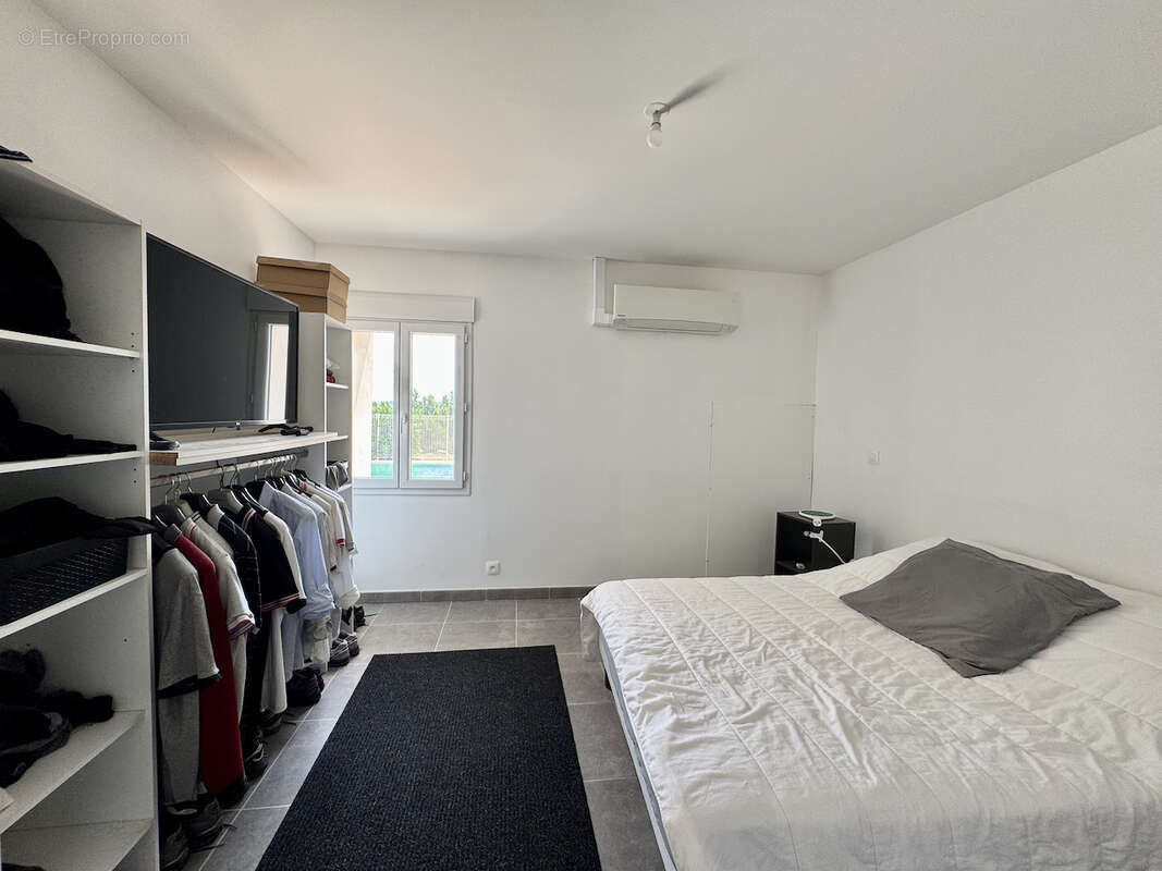 VILLENEUVE SUR LOT, propriété avec rapport locatif possible, grange, piscine et terrain d'environ 4,5ha - photo 12