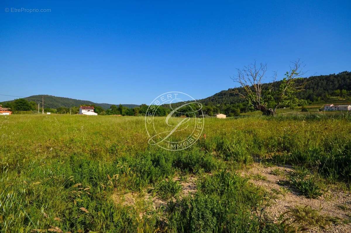 Terrain à SALERNES