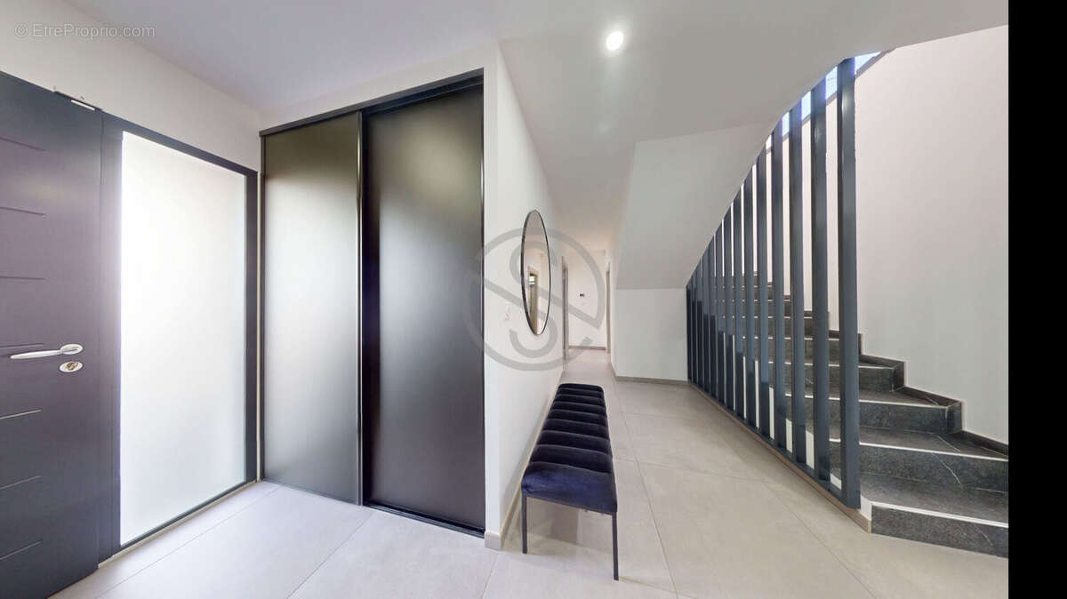 Maison d'exception 38260 La -Cote- Saint -André - photo 14