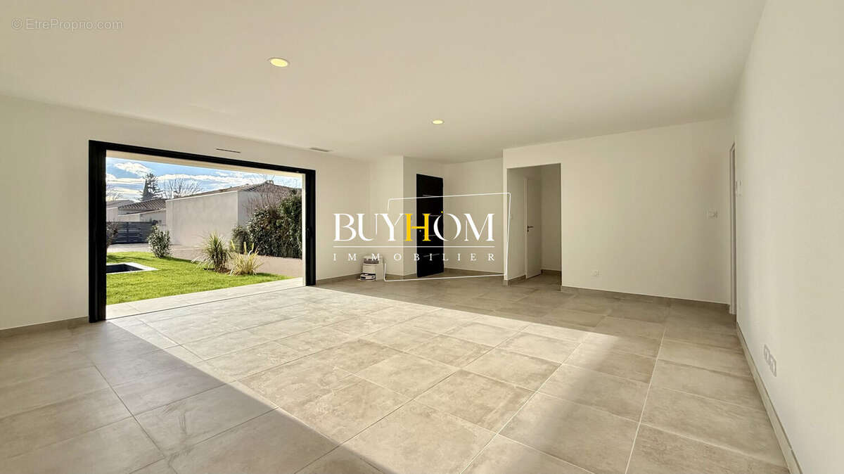 Maison à L'ISLE-SUR-LA-SORGUE