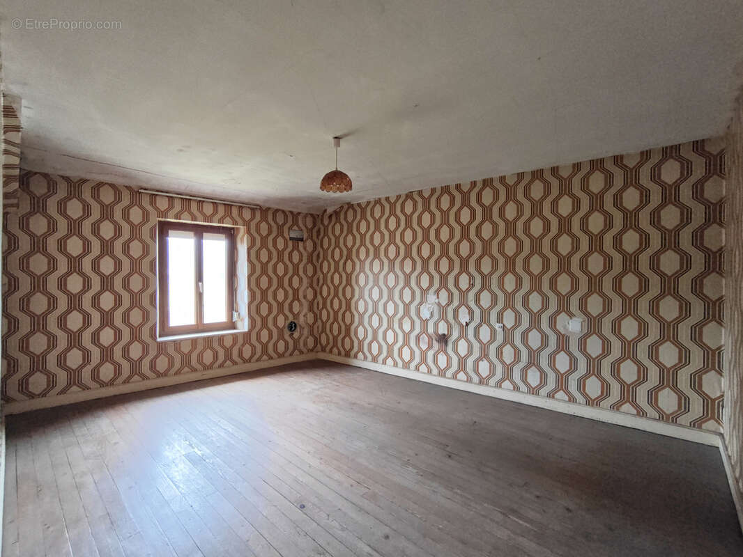 Maison à VANNES-LE-CHATEL