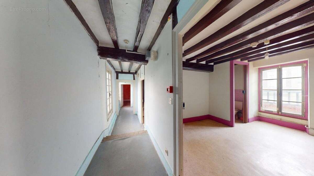 Local commercial - 7 chambres - photo 20