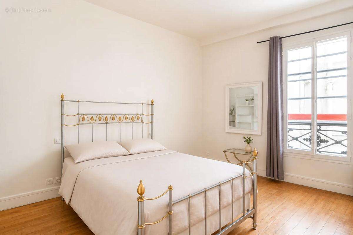 Appartement - 2 pièces - 42 m² - Rue des Écouffes - Paris - photo 8
