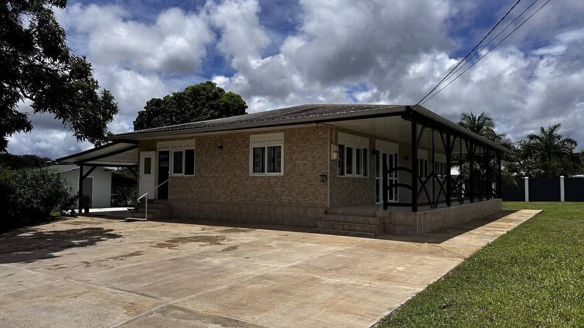 Maison à REMIRE-MONTJOLY