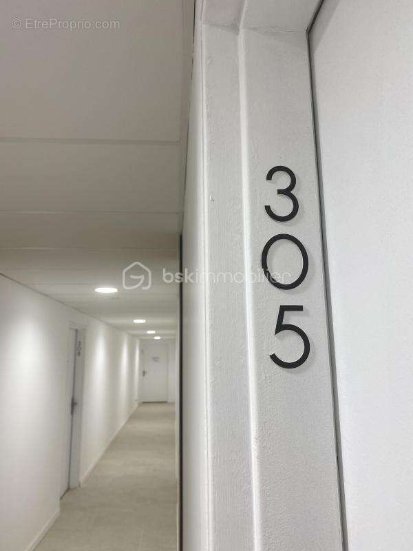 SAINT-CHRISTOL (84390) -  Créez votre T3 sur mesure ! Plateau sous forme d'appartement à rénover de 71 m² env. situé au 3ème éta - photo 7