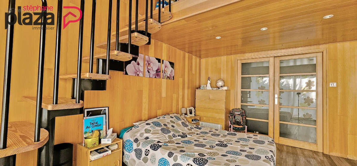 Maison à POULLAN-SUR-MER