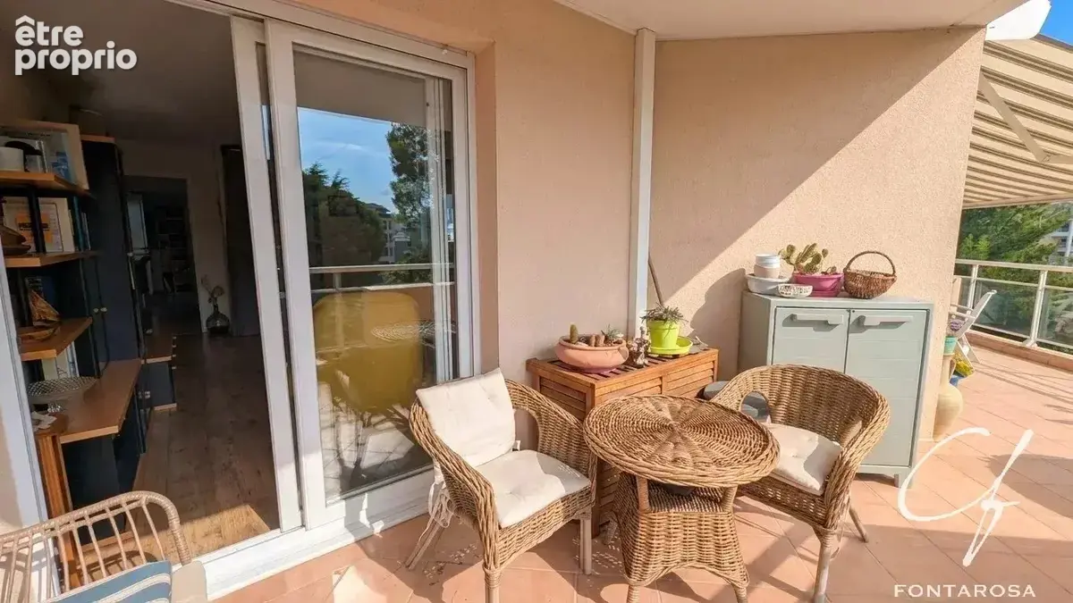 Bel appartement 3 pièces avec grande terrasse à Fréjus - photo 2
