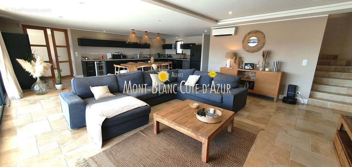 Villa 4 chambres, grand sejour, piscine, magnifique vue degagee jusqu'a la mer - photo 13