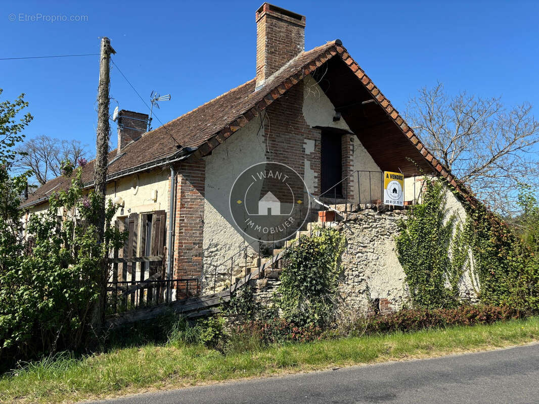 Maison à MOULIHERNE