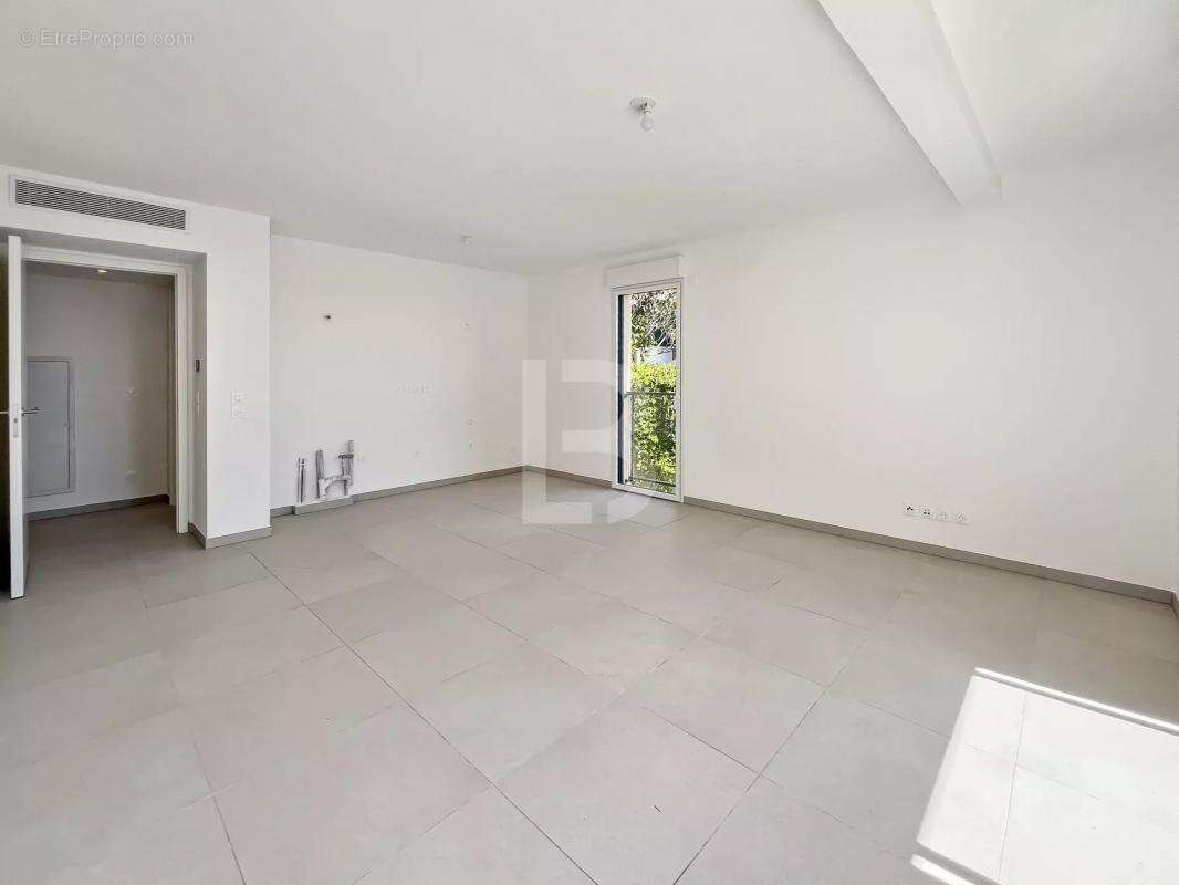 Appartement à LA TURBIE