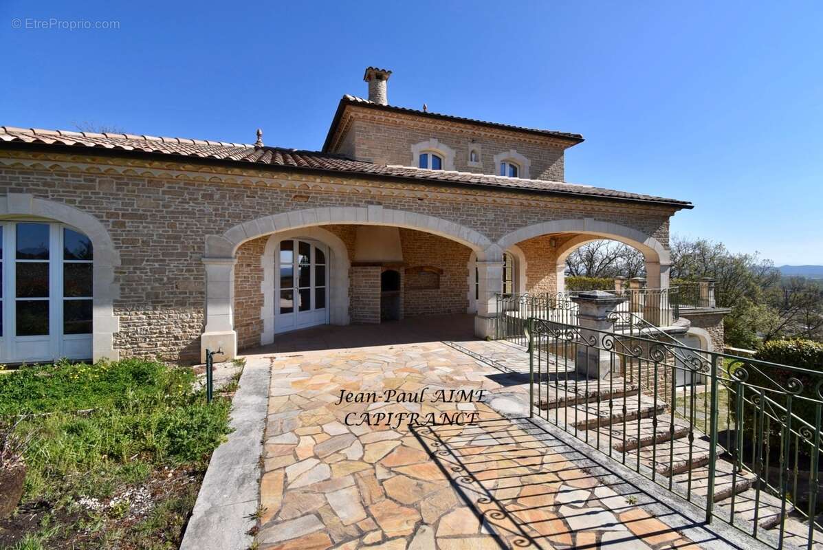 PONT SAINT ESPRIT (30) - Maison en pierre d'une surface de 308m2 à vendre - photo 2