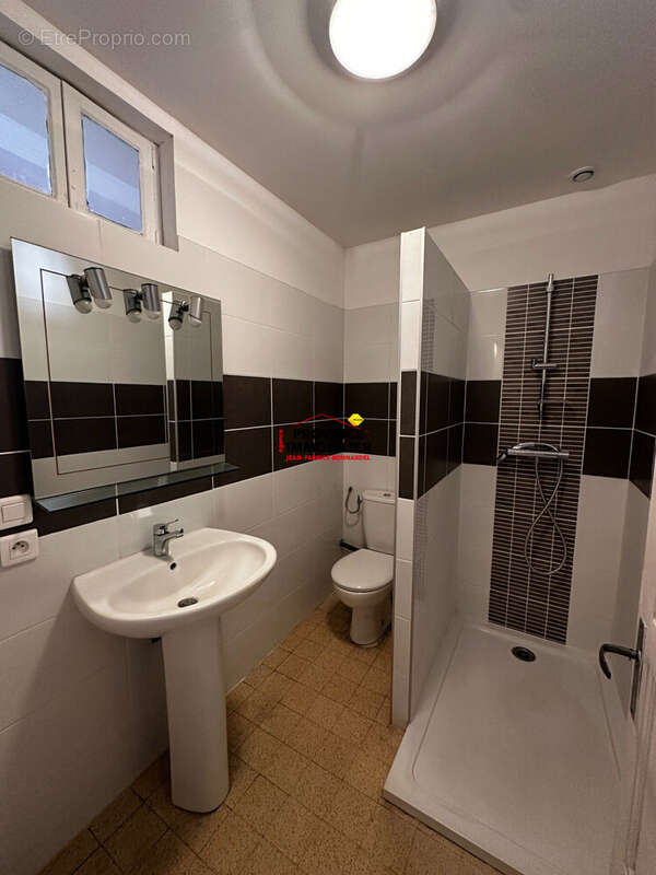 Maison 126 m² à Grignan  - photo 6