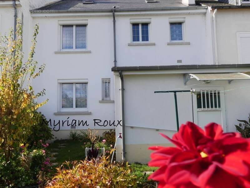 Maison à LA CHAPELLE-SAINT-MESMIN