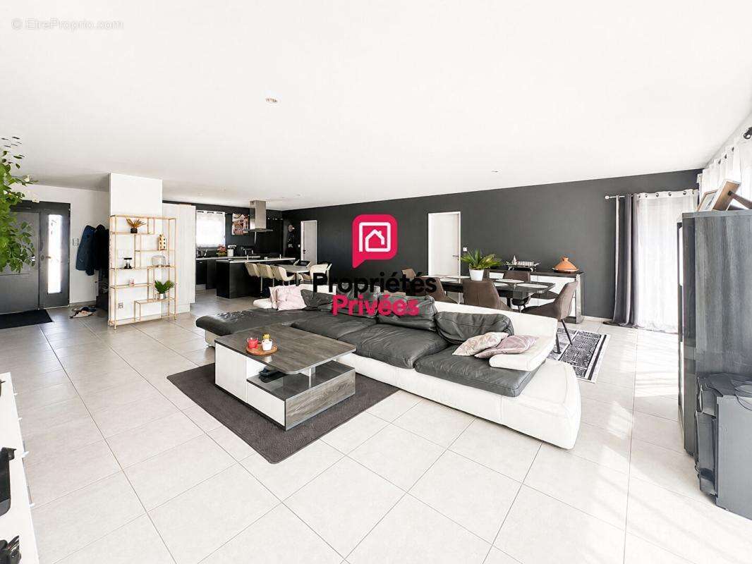 Maison contemporaine 4 chambres avec piscine et terrain constructible - photo 7