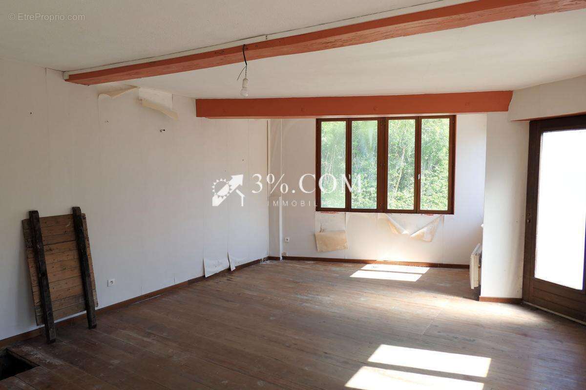 Maison à BURES-EN-BRAY