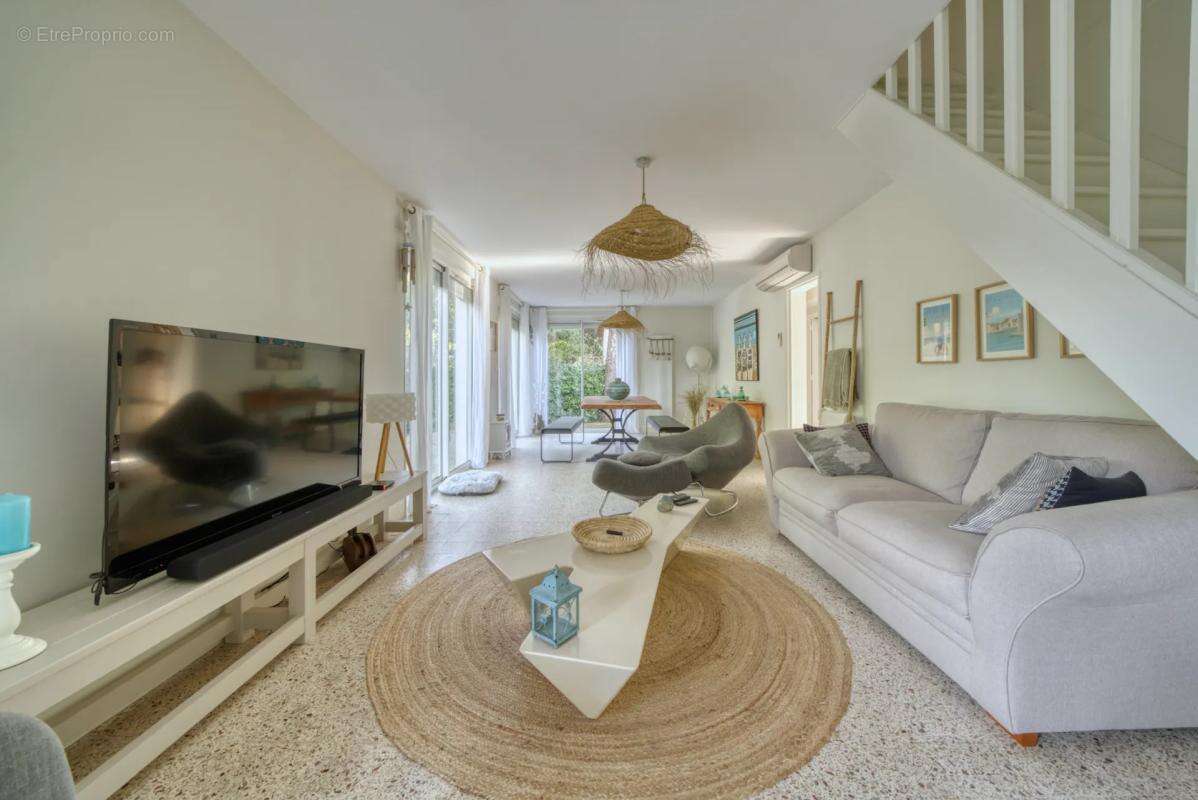 Maison à MESCHERS-SUR-GIRONDE