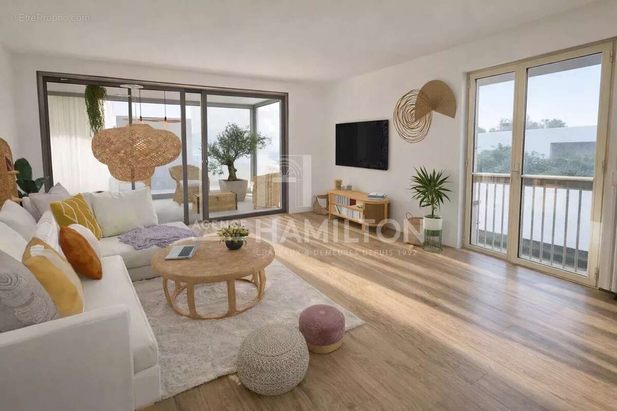 Appartement à MANDELIEU-LA-NAPOULE