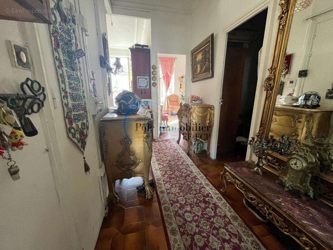 Appartement à MARSEILLE-6E