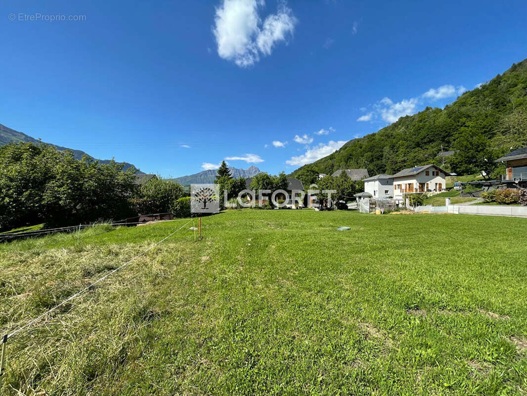 Terrain à CESARCHES