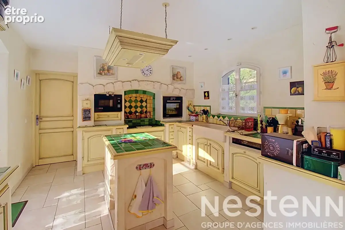 A VENDRE !Maison Lorgues 192 m2 + piscine + garage + 4000m2 - photo 5