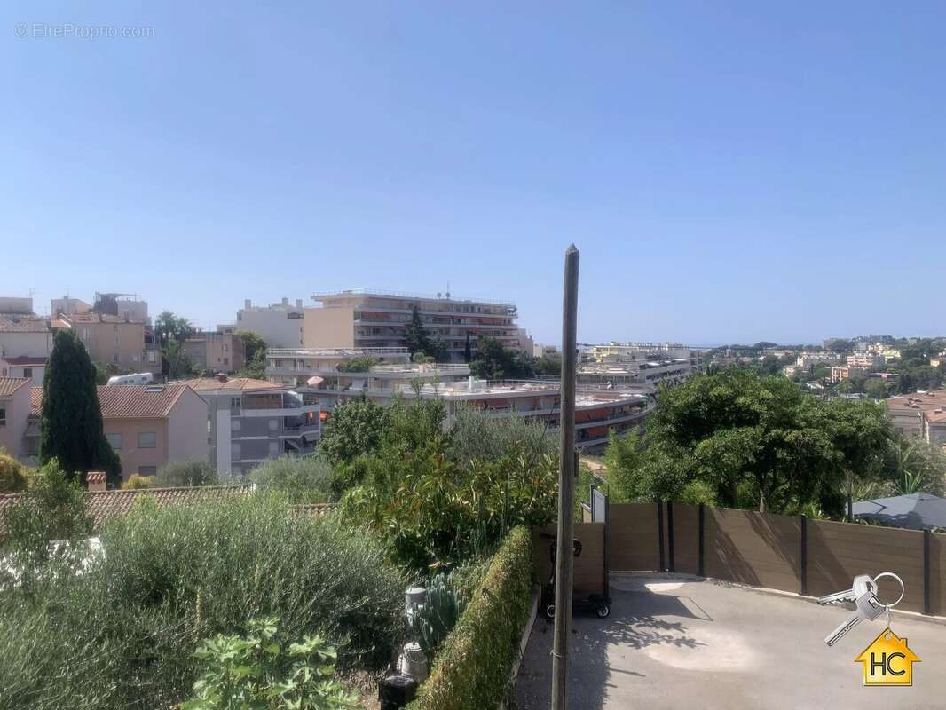 Appartement à LE CANNET