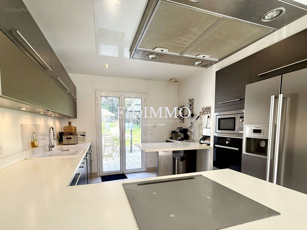 Maison à CHENNEVIERES-SUR-MARNE