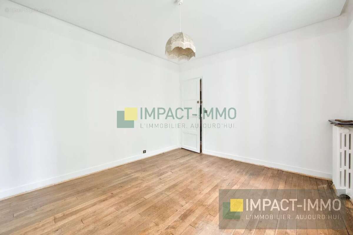 Appartement à COURBEVOIE