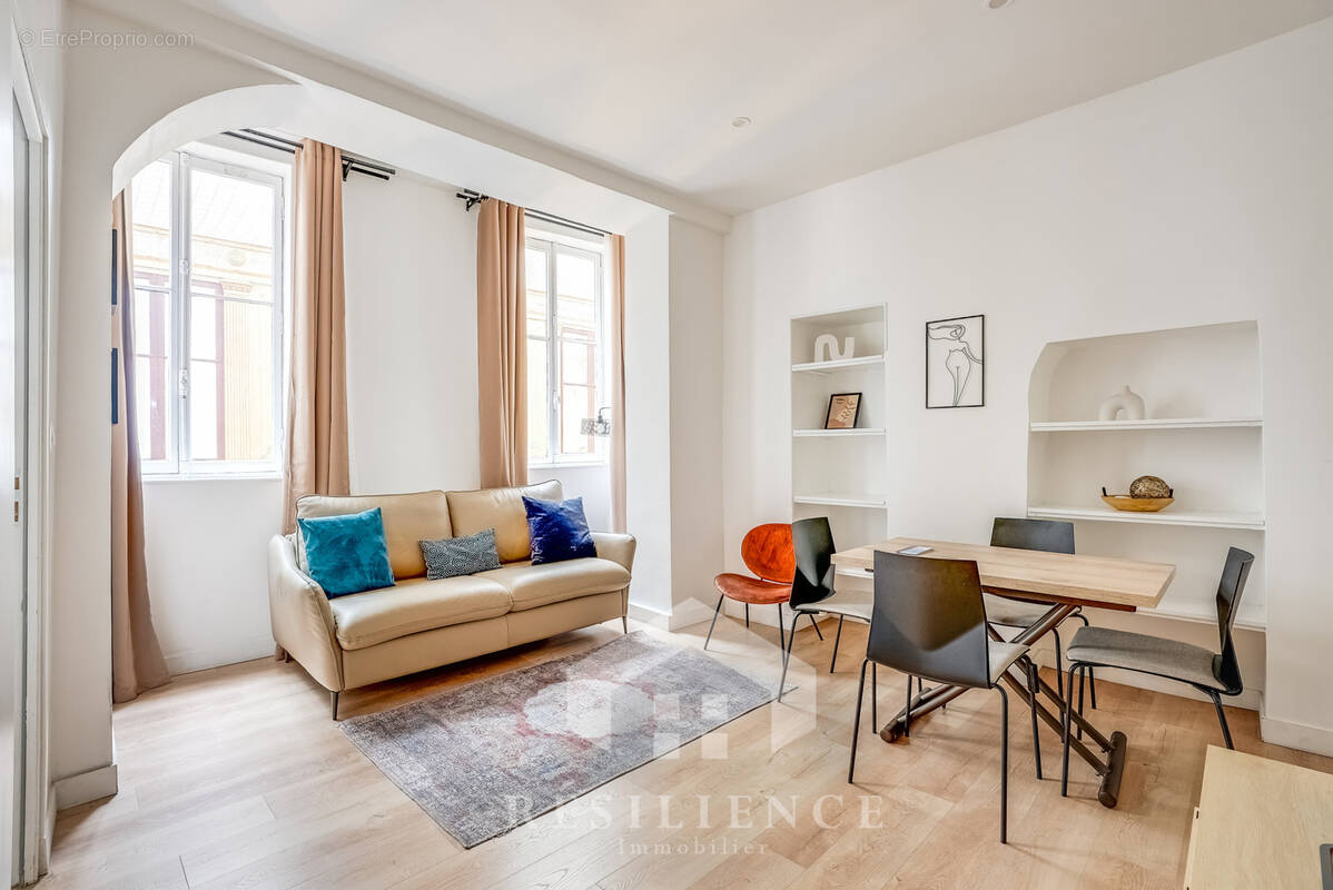 Appartement à PARIS-2E