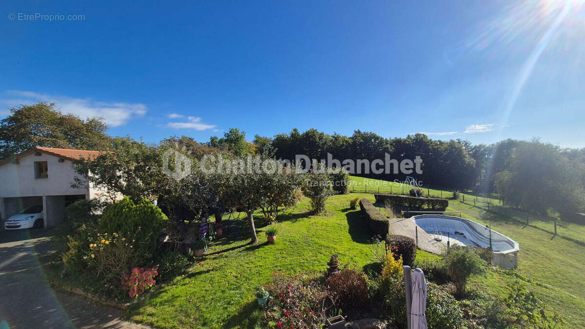 Maison à SAINTE-AGATHE-EN-DONZY