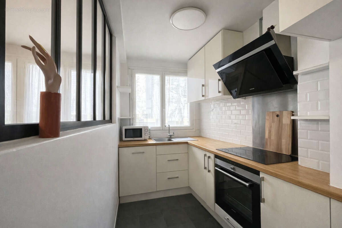 Appartement à COURBEVOIE