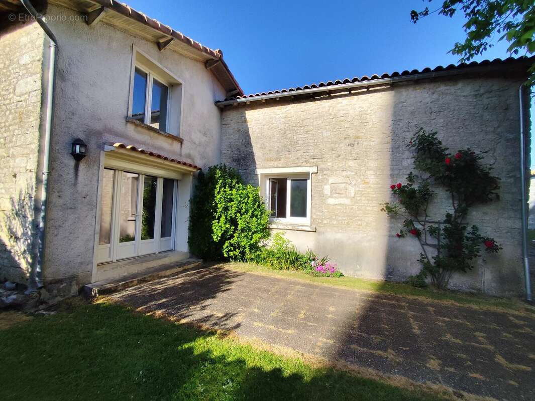Maison à TILLOU
