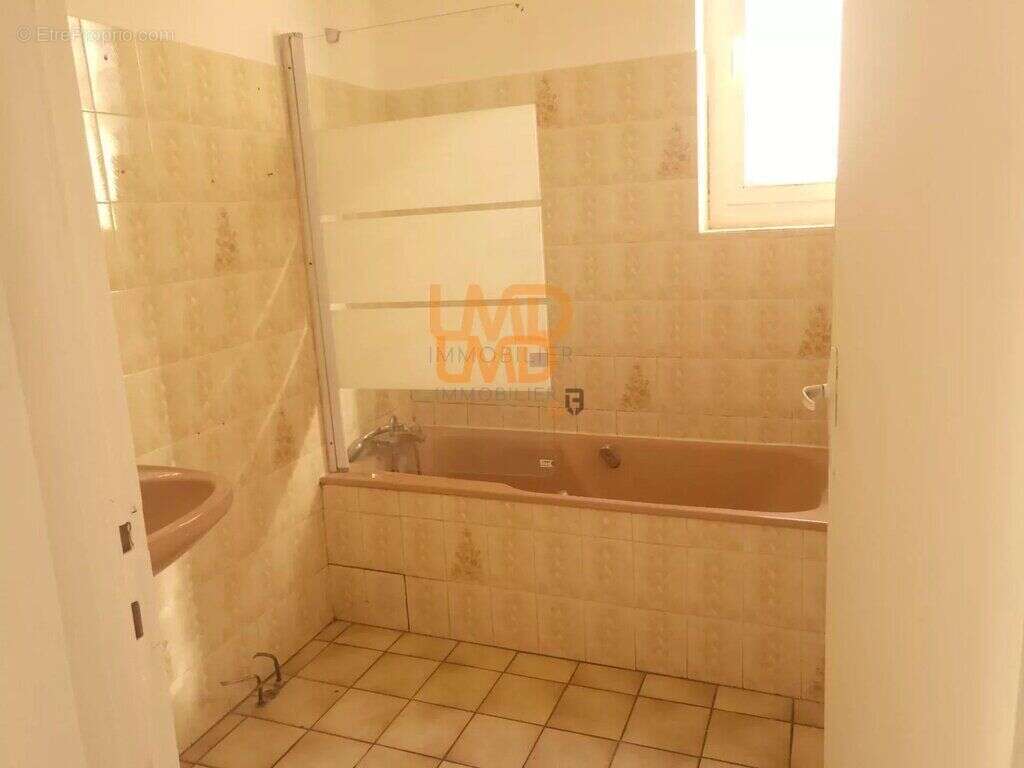 Maison à DECAZEVILLE