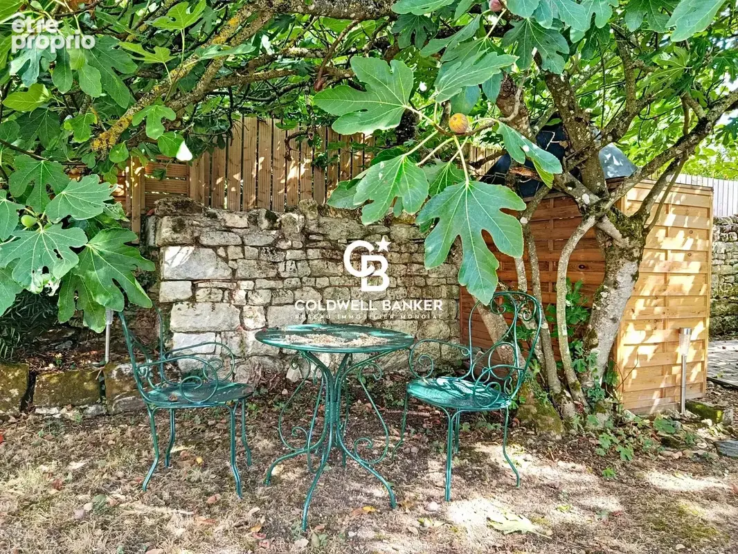 Une maison de caractère, un intérieur soigné et une véritable atmosphère - 10km de Saintes - photo 17