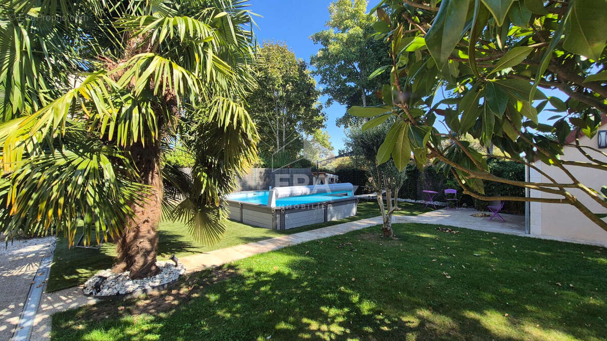 Maison à MANDRES-LES-ROSES