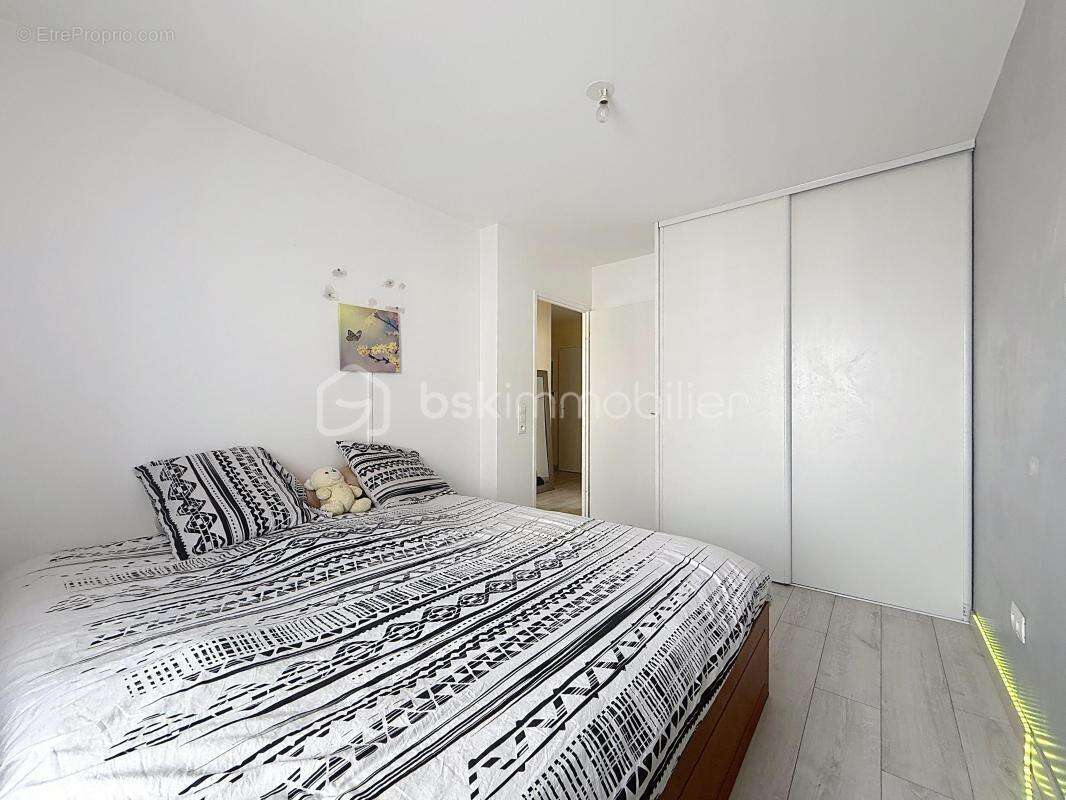 Appartement à VERT-SAINT-DENIS