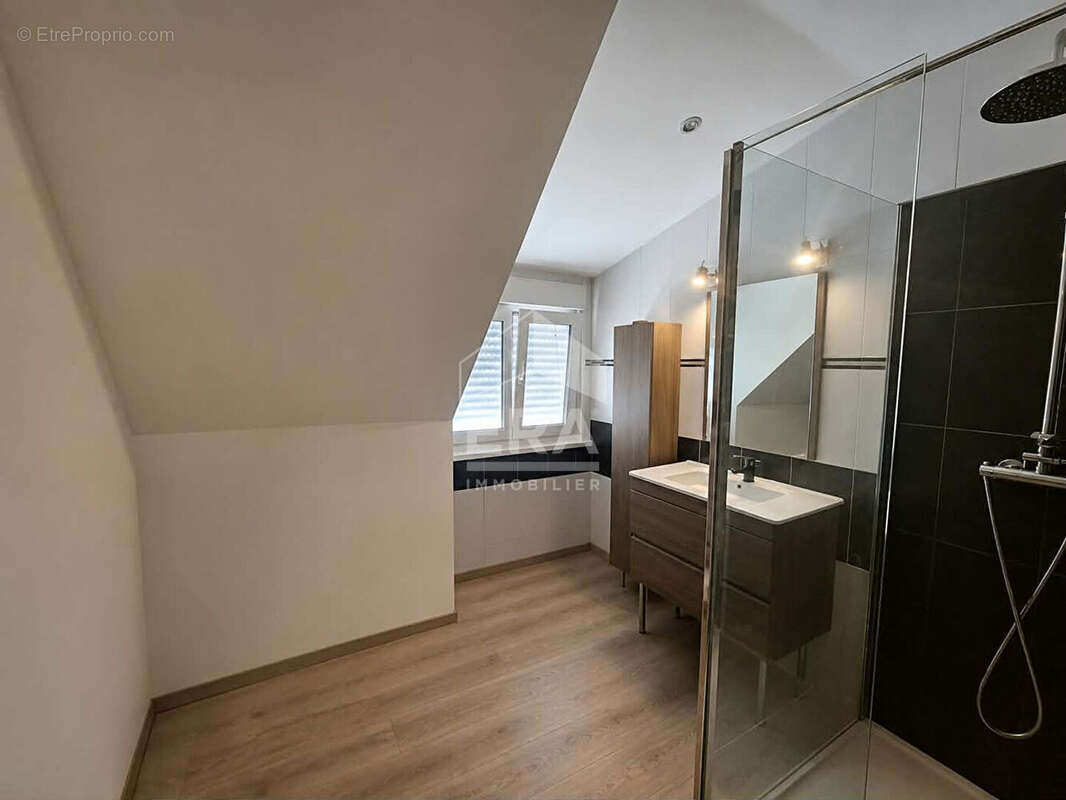 Maison mitoyenne, 3 chambres, jardin, garage, sous sol - photo 5