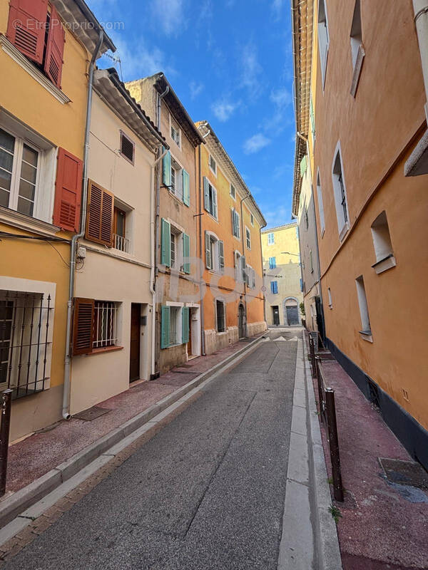 Maison à LA VALETTE-DU-VAR