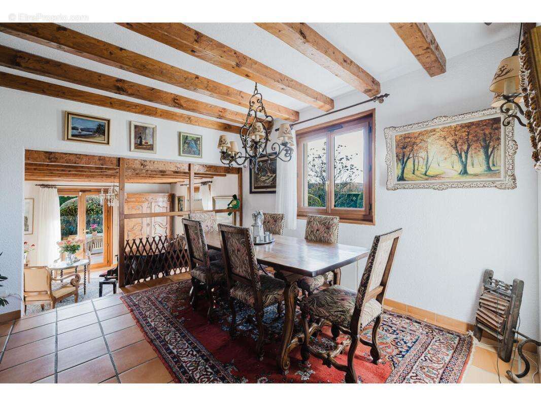 Maison à CHENS-SUR-LEMAN