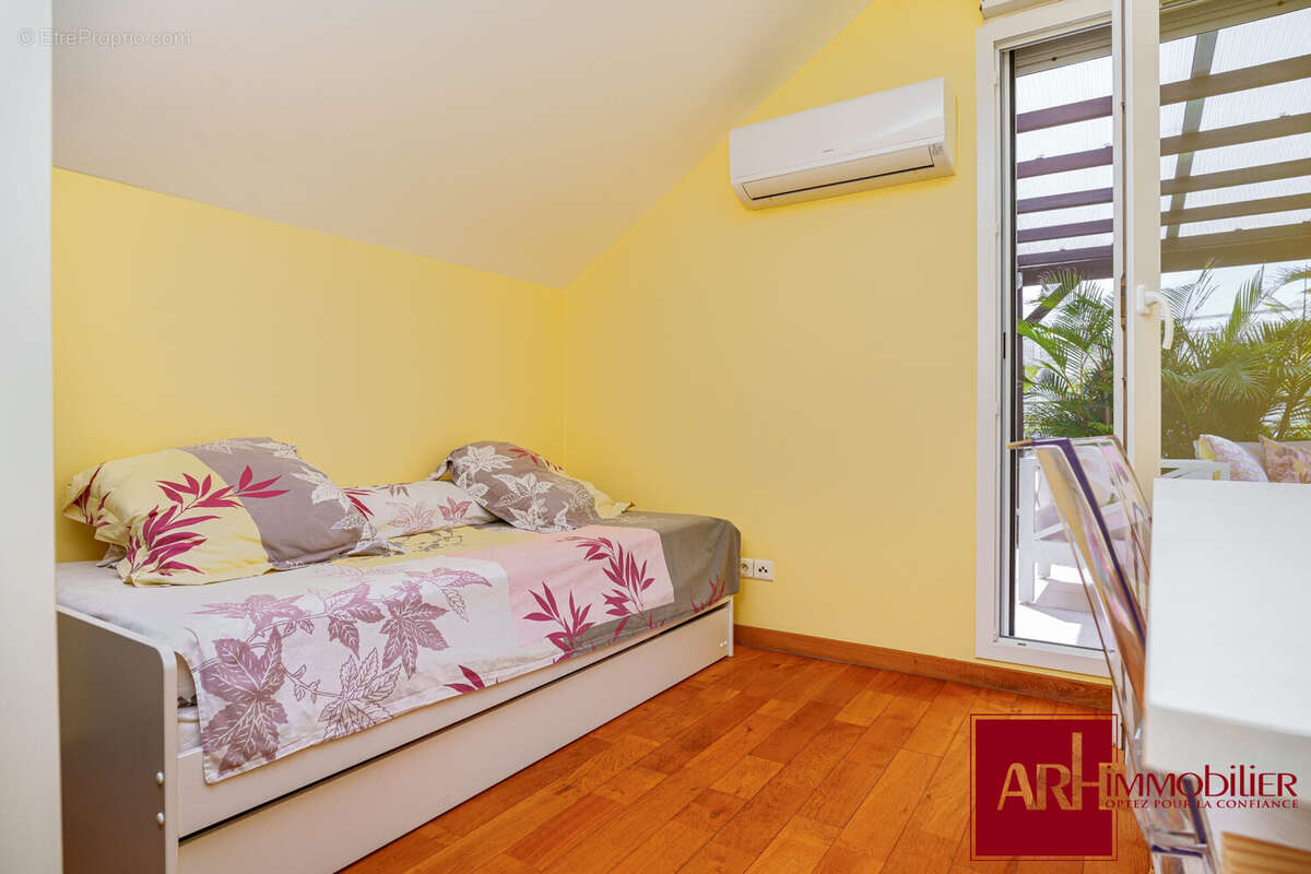 Appartement 56 m² à Saint-Paul  - photo 9